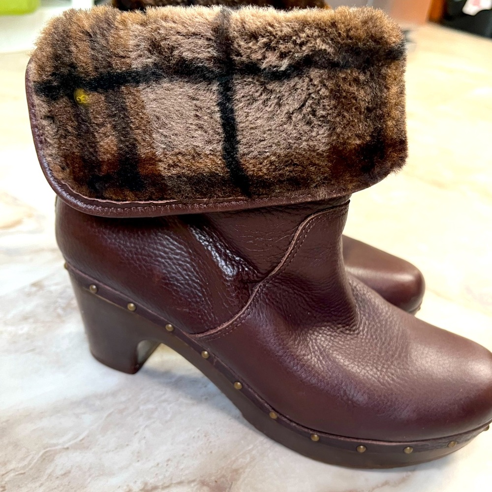 UGG Brown Plaid Cora Lynn Boot Size 9